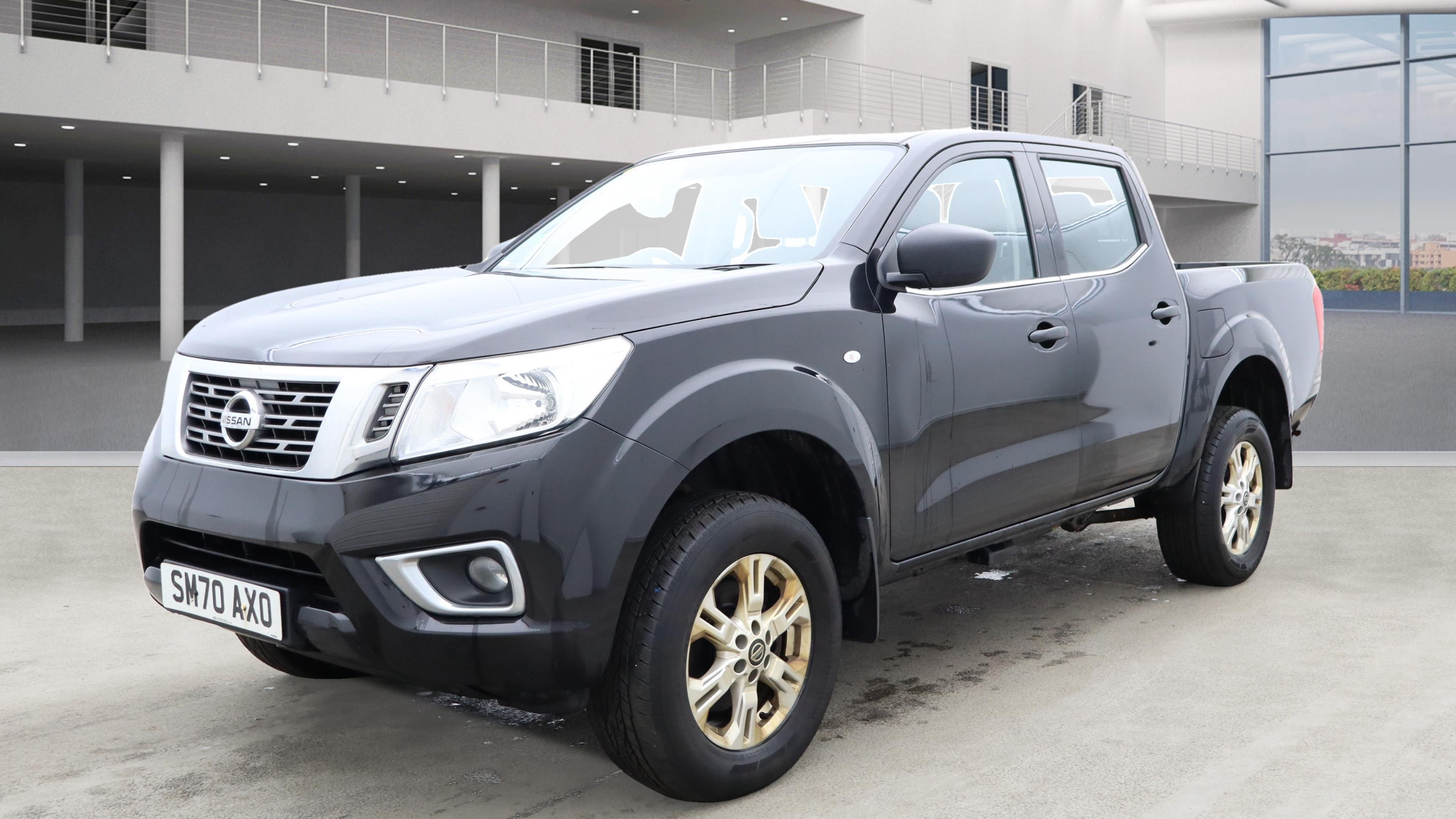 NISSAN Navara